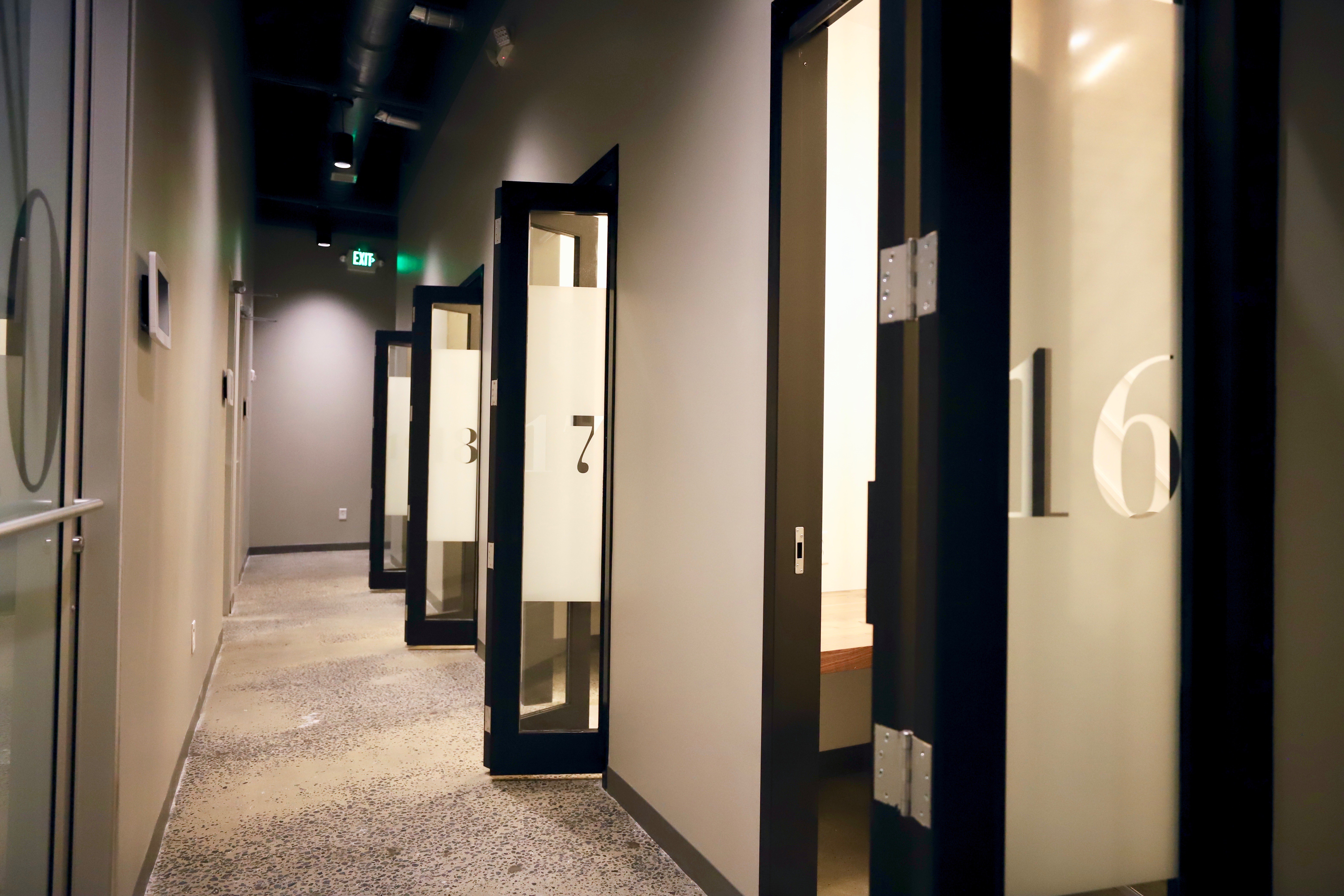 Month-to-month desks in Atlanta, GA