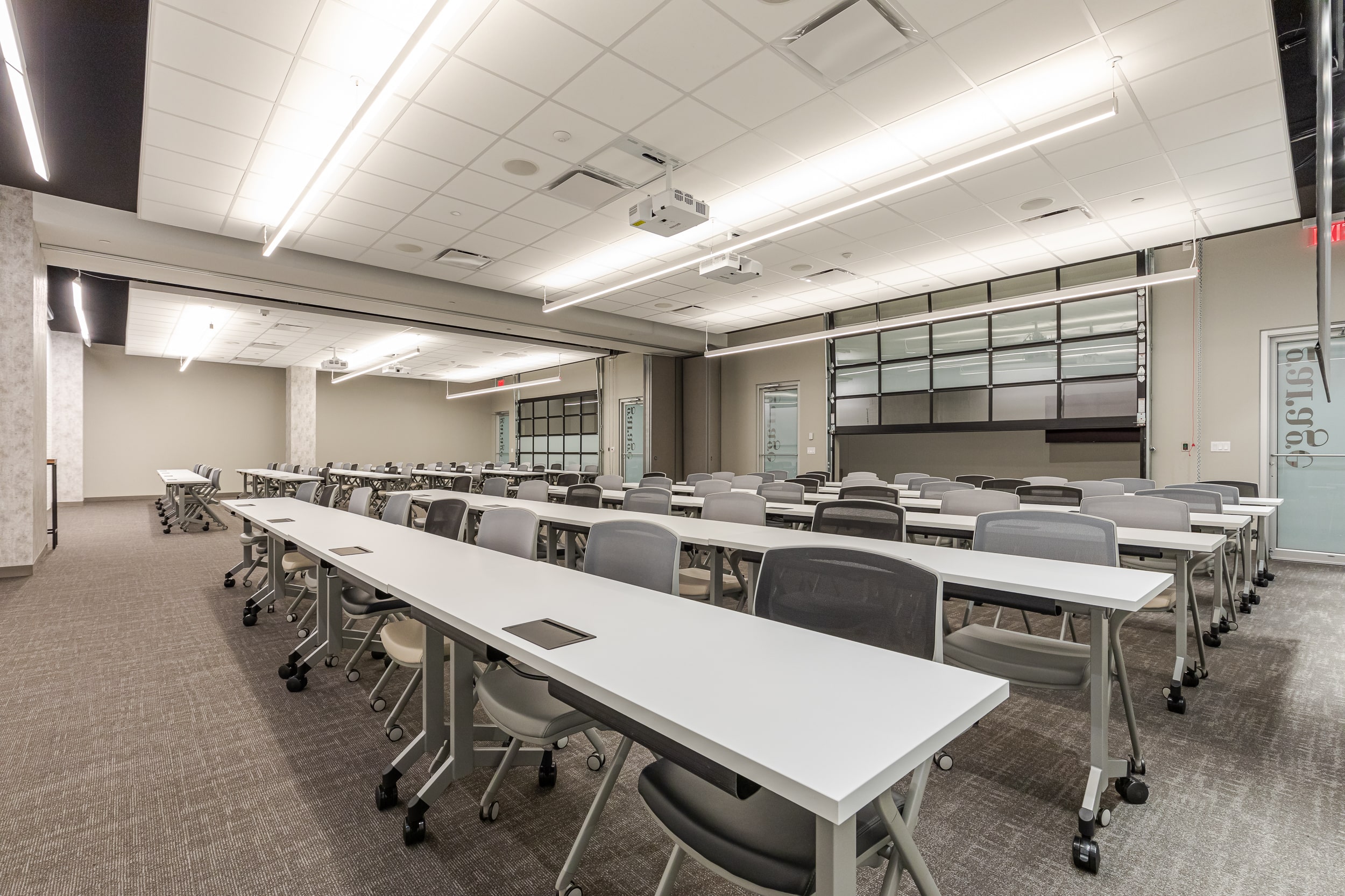 Garage I + II, 200 people