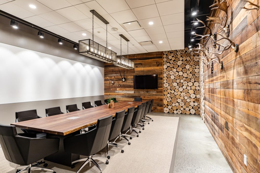 meeting-room-at-roam-in-lenox-georgia